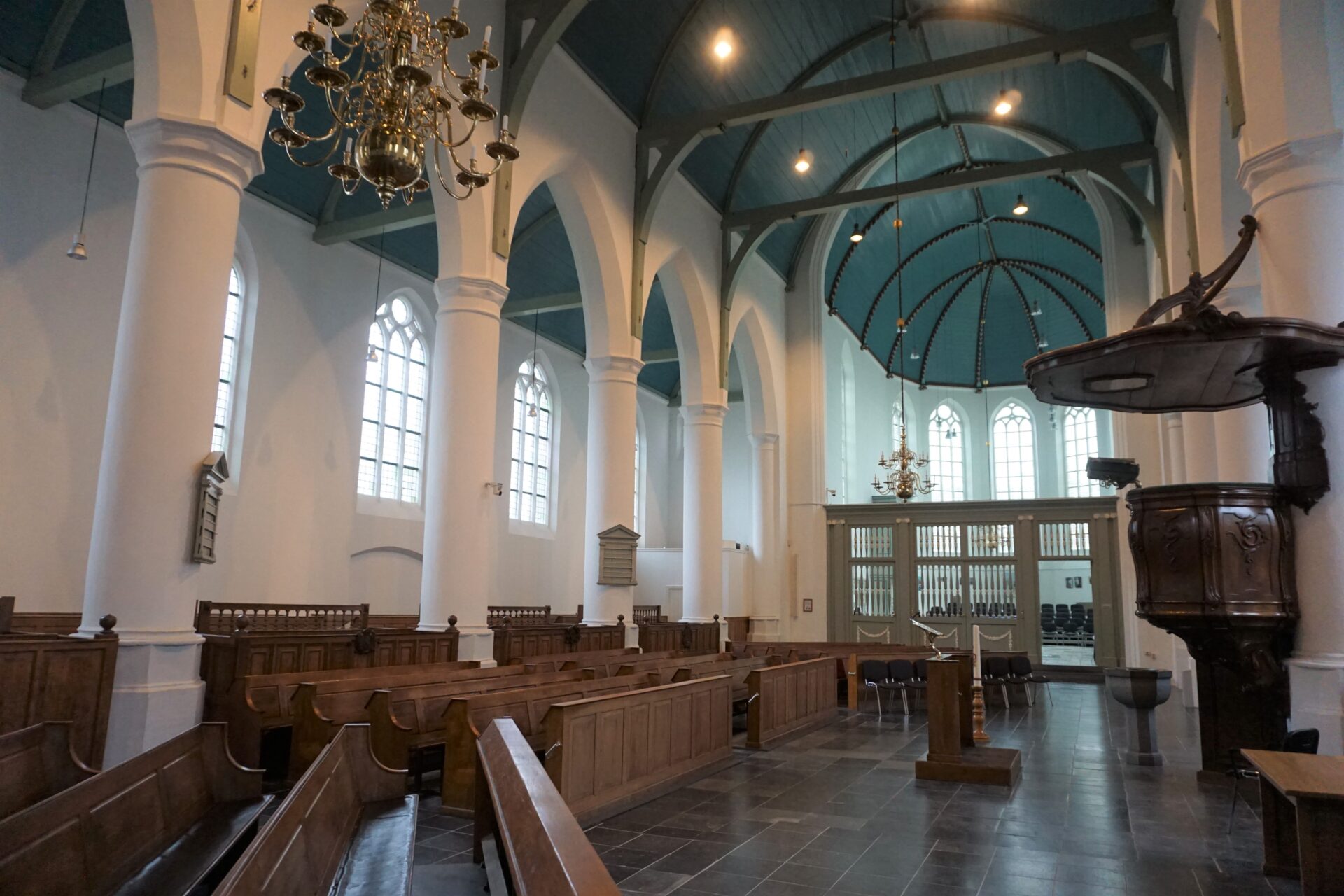 Ds. R.p. Van Rooijen Ds. E. van Rooijen (Noordeloos) - Oude Kerk Scheveningen